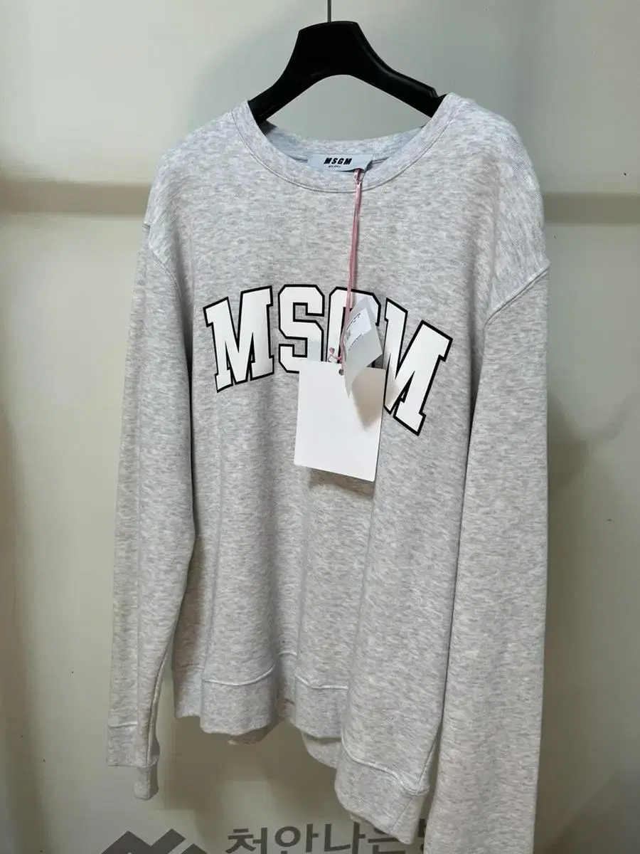 새상품)MSGM 로고 맨투맨